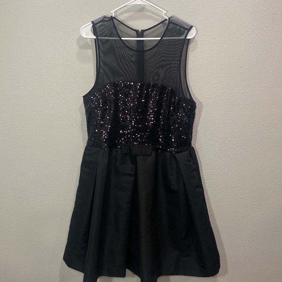 Taylor sequin top dress bow front black - Picture 2 of 11